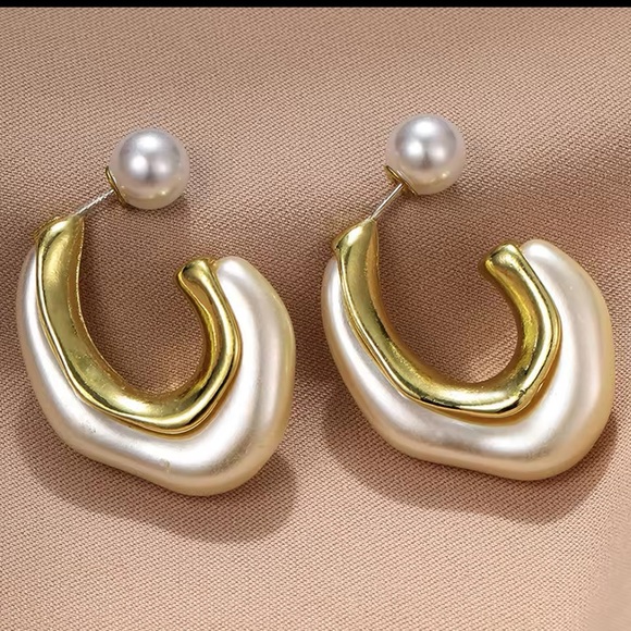 Contemporary Abstract Pearl Earrings - Picture 3 of 14
